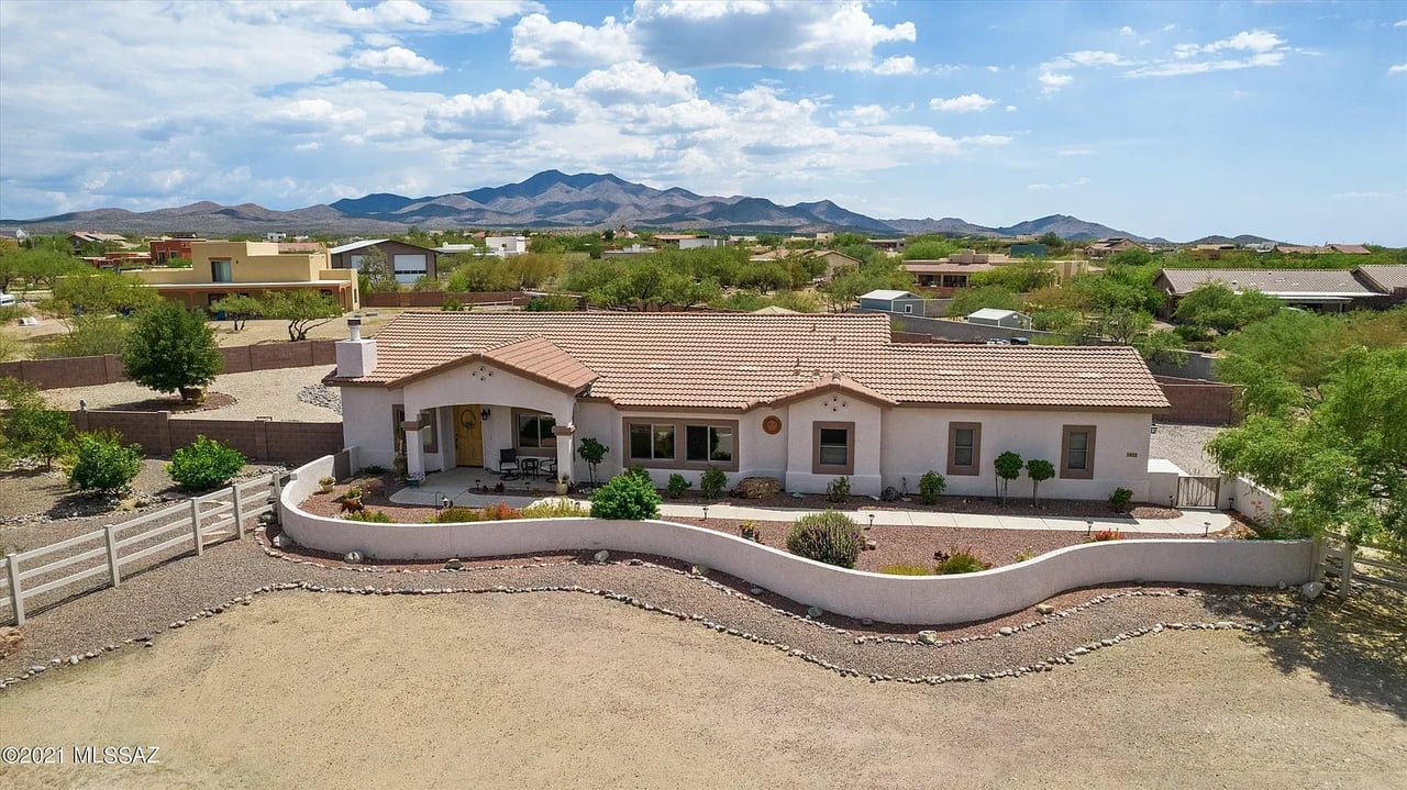 3900 E Calle Agassiz