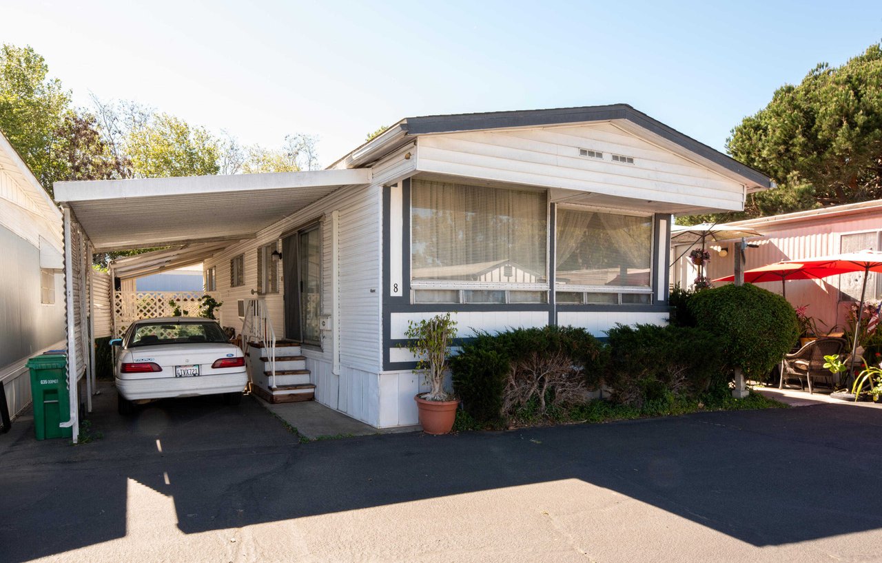 520 Pine Ave. Unit 8
