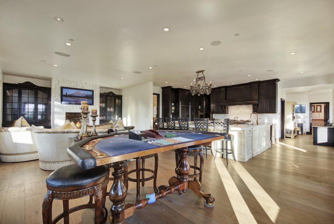 3108 Flavin LN