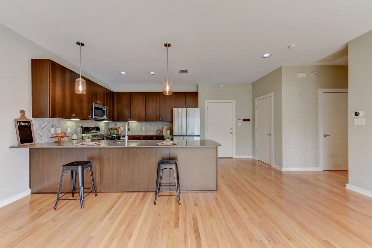 Modern 1/1 Condo in Vibrant South Austin for Lease!