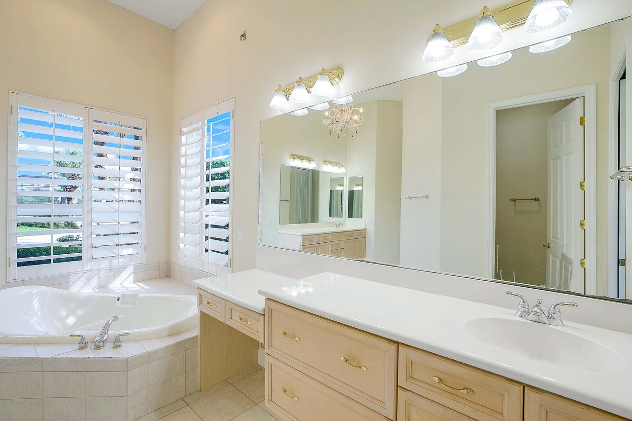 6 Riviera Place, Palm Coast, Florida 32137
