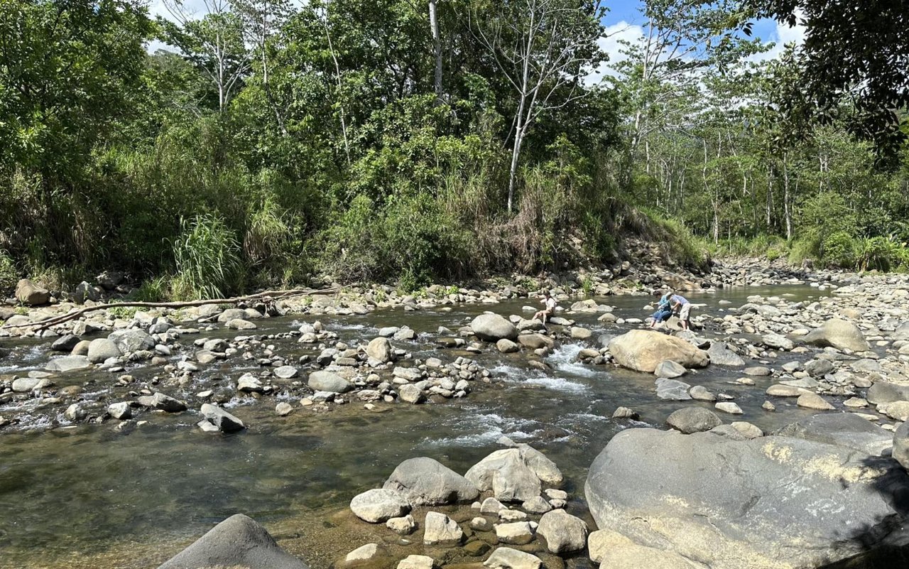 Uvita, Jungle Retreat Center on the Uvita River. Private and 17 Acres