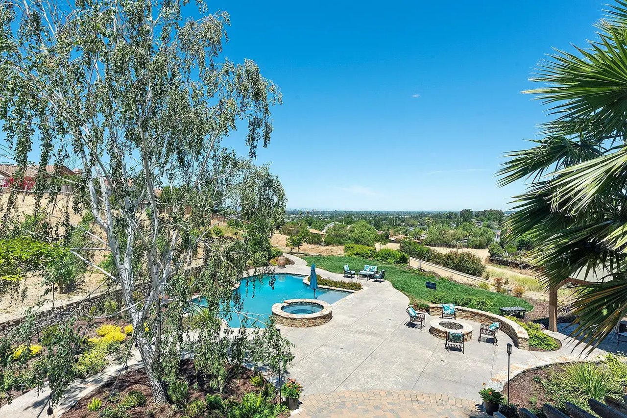3800 Venus Ct