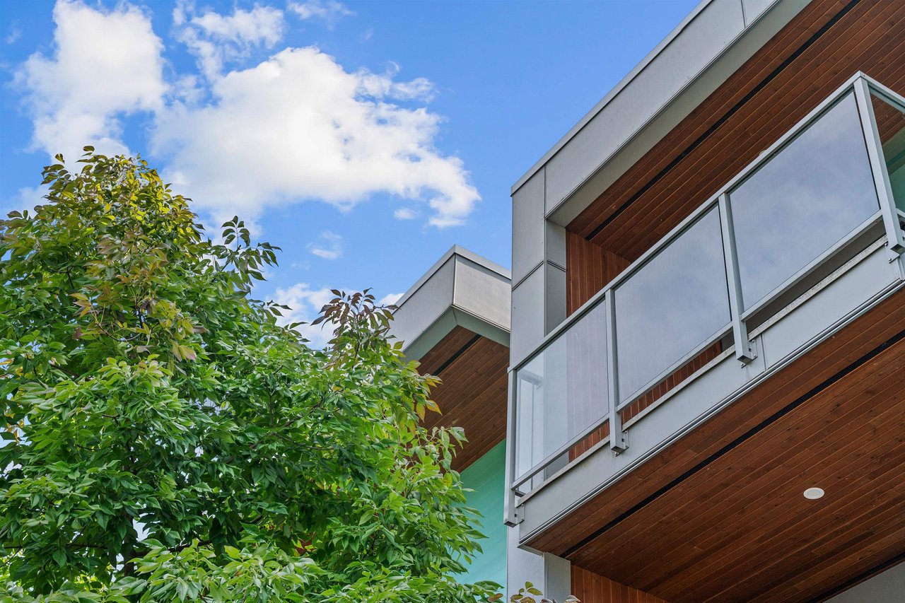 16-3595 Salal Drive, North Vancouver