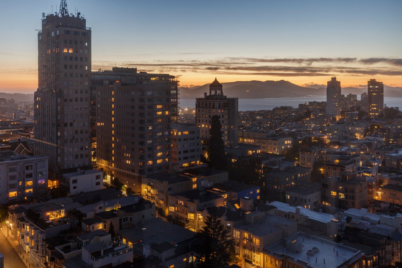 2,027 SqFt Corner View Condo On Nob Hill