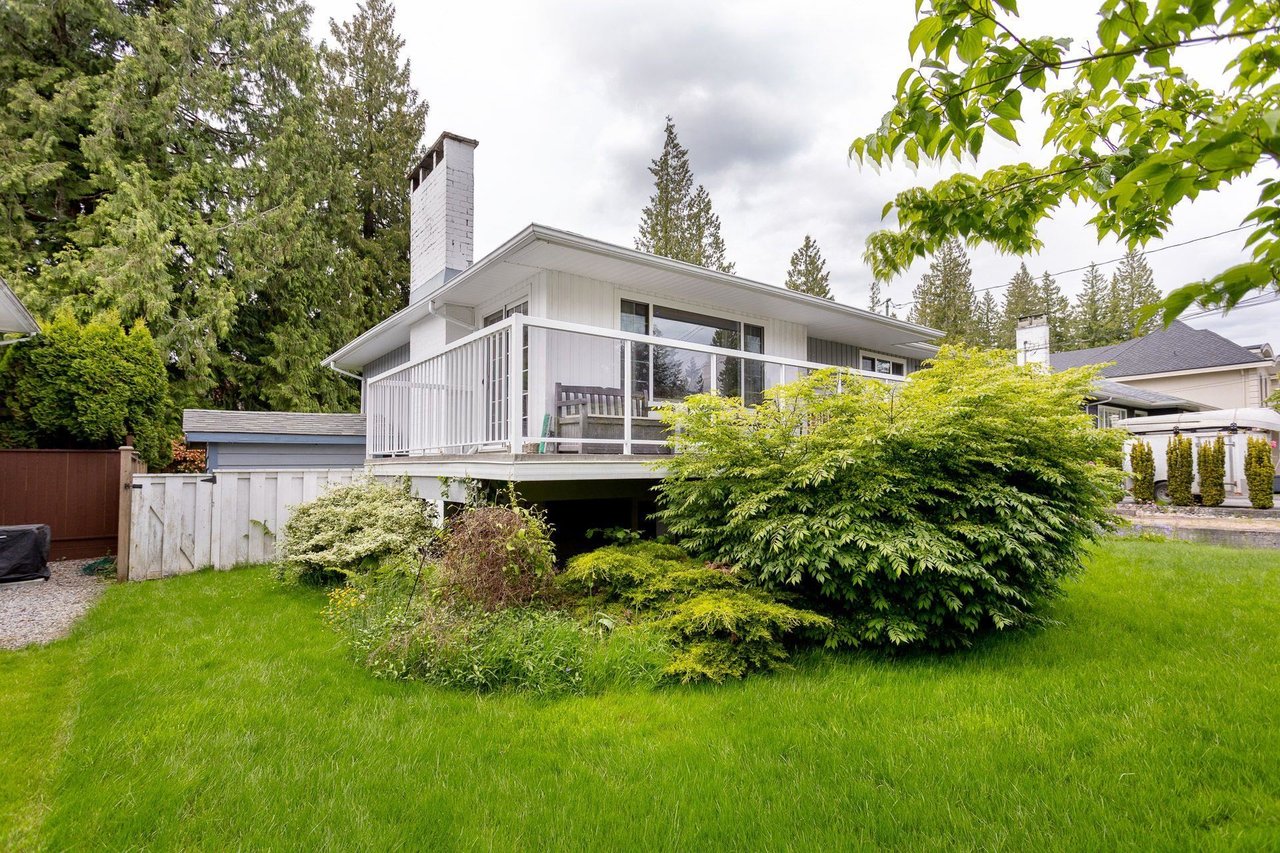 820 Crestwood Dr