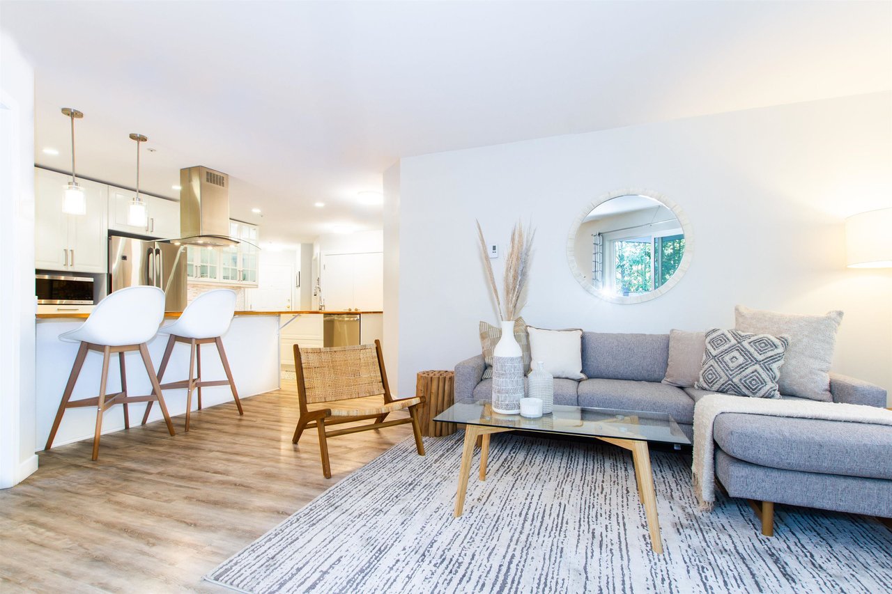 E103-40180 Willow Cres