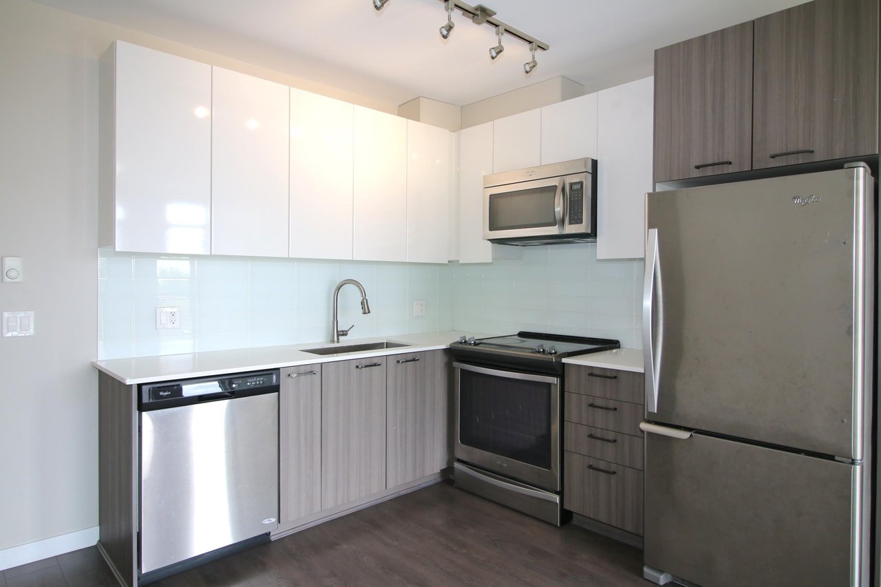 306-6555 Victoria Dr