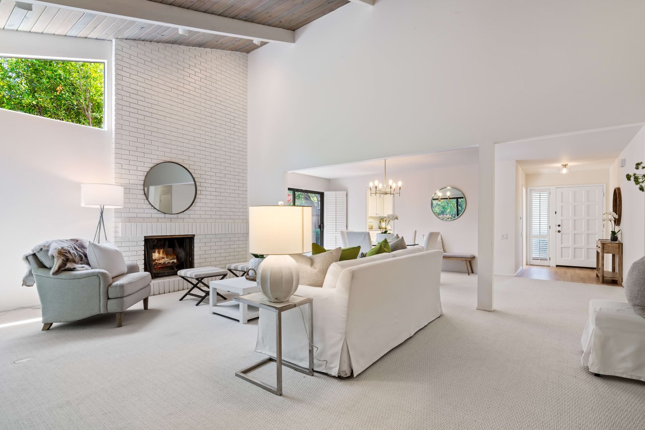 863 Augusta Dr