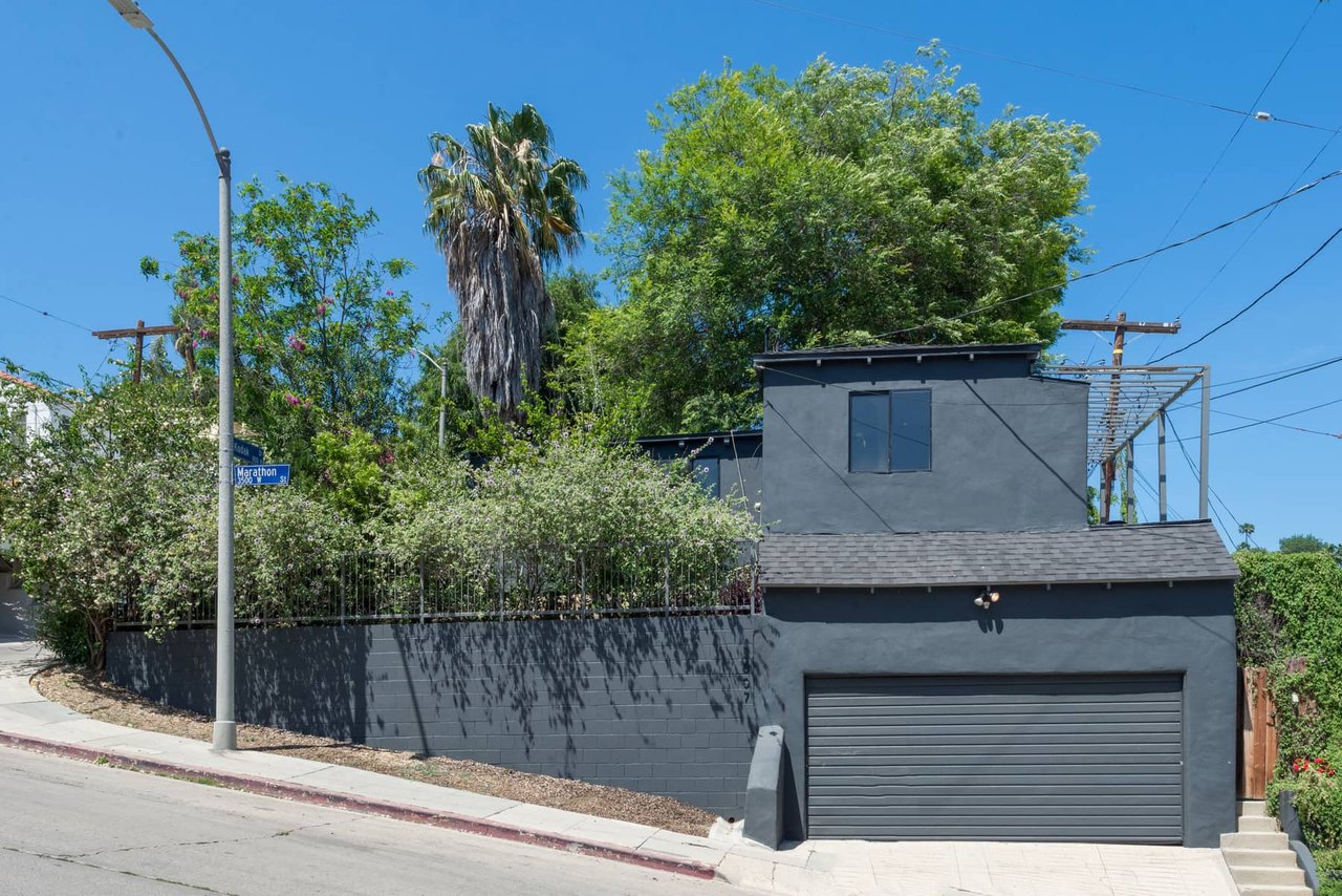 Silver Lake Hide-Away with Views and Guest Suite!