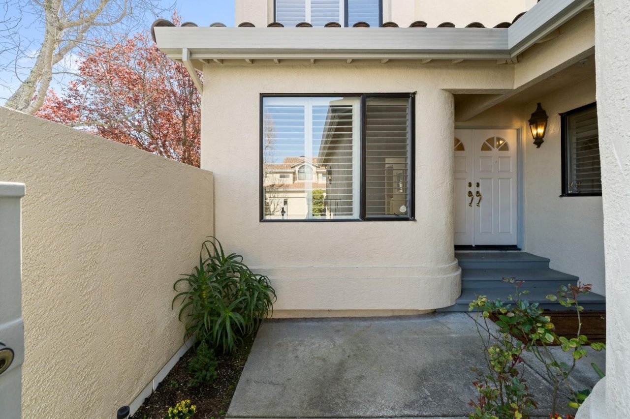 13 Tulip Ln
