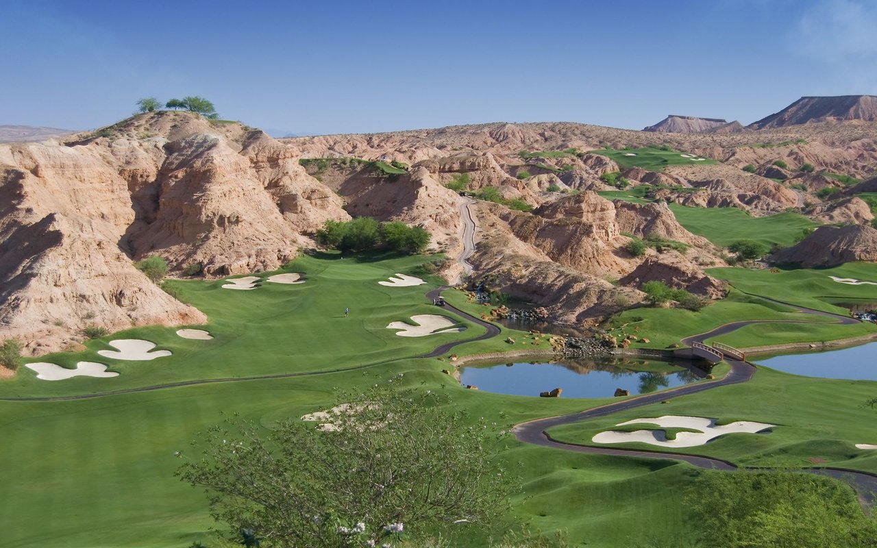 RED ROCK COUNTRY CLUB