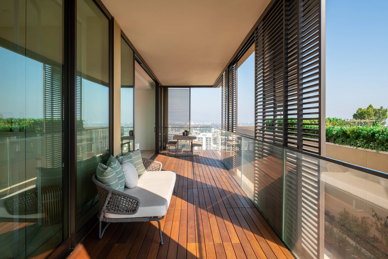 9040 W Sunset Blvd #1104