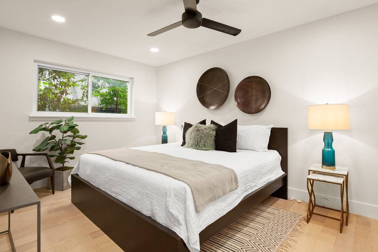900 S Lamar BLVD Unit: 203