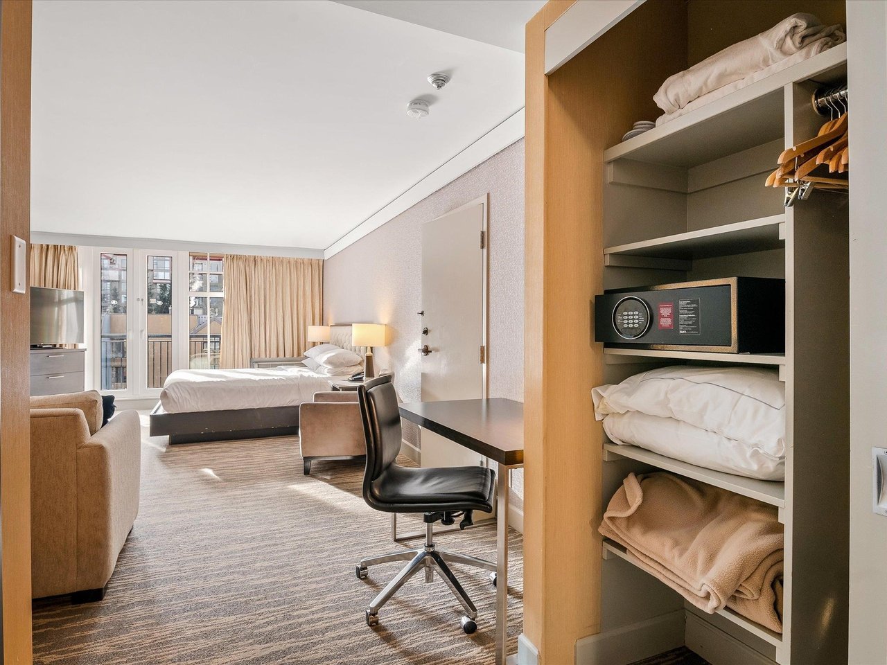 502/504-4050 Whistler Wy
