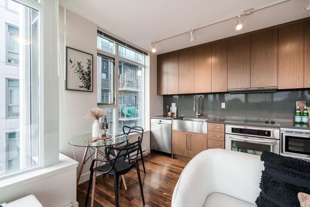 714-250 E 6th Ave