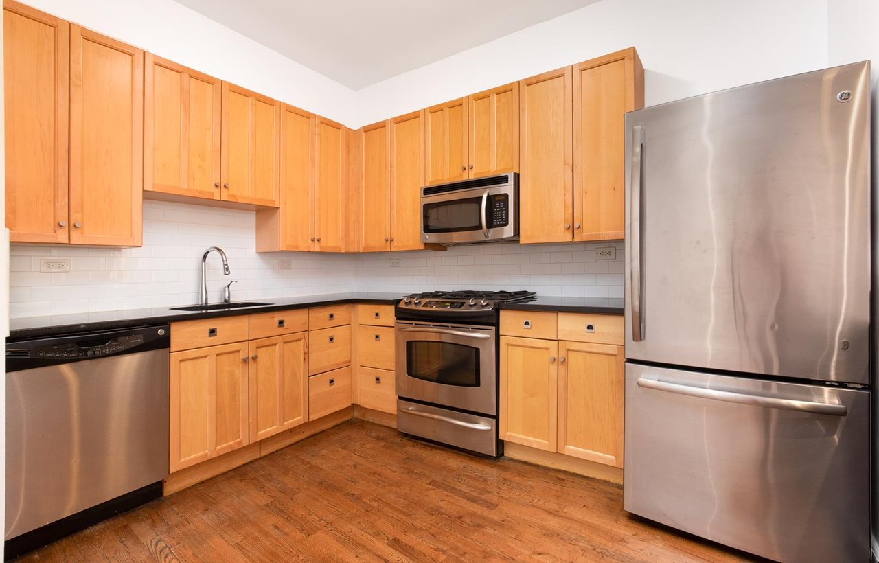 15-17 South William Street, Apt 2-B
