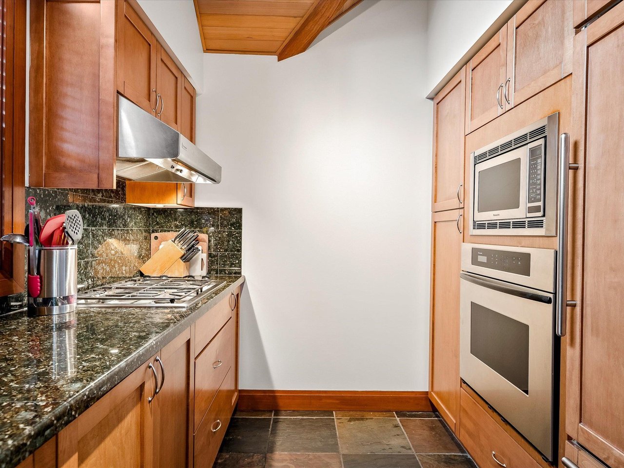 4821C Casabella Cres