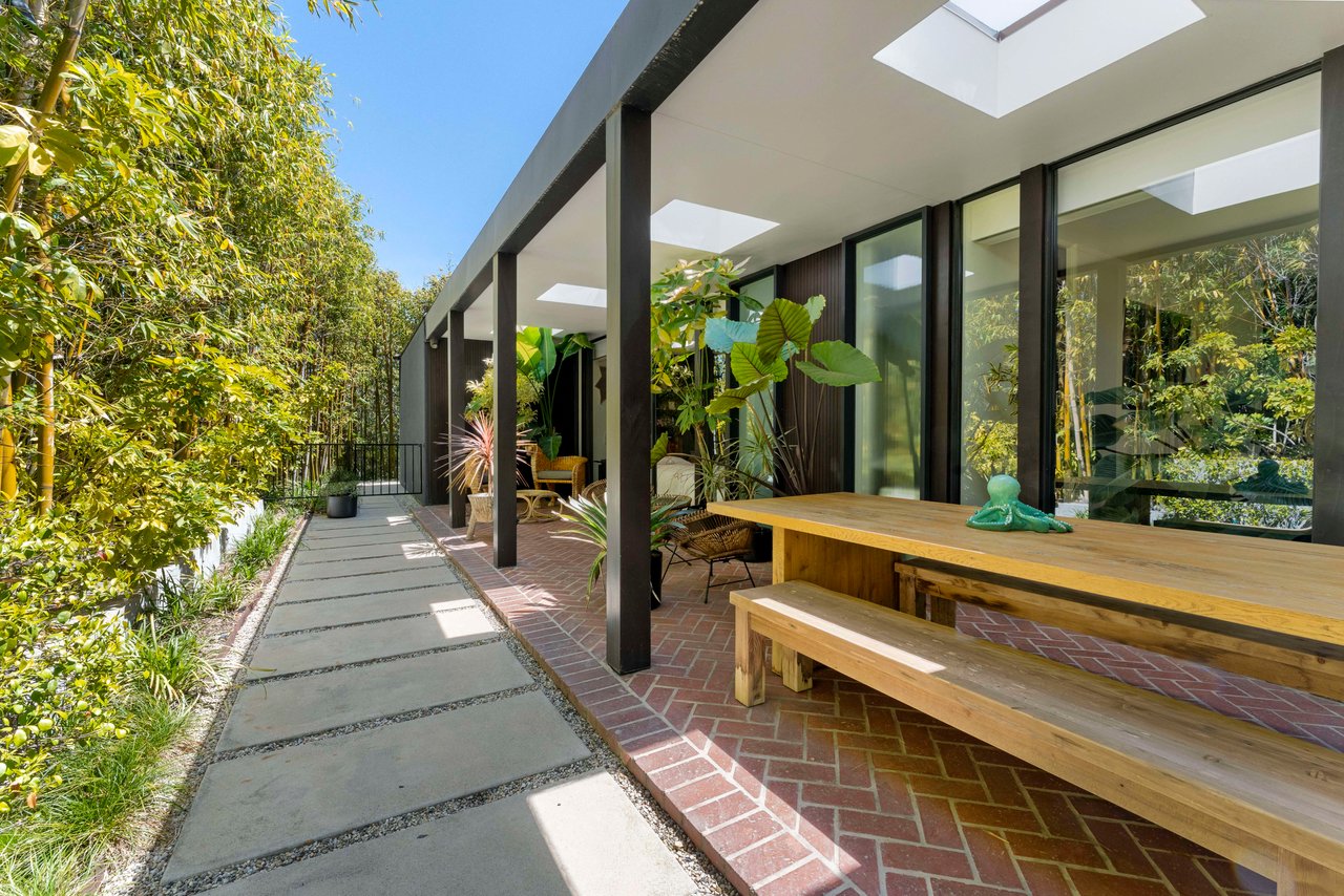 1374 Laurel Way, Beverly Hills