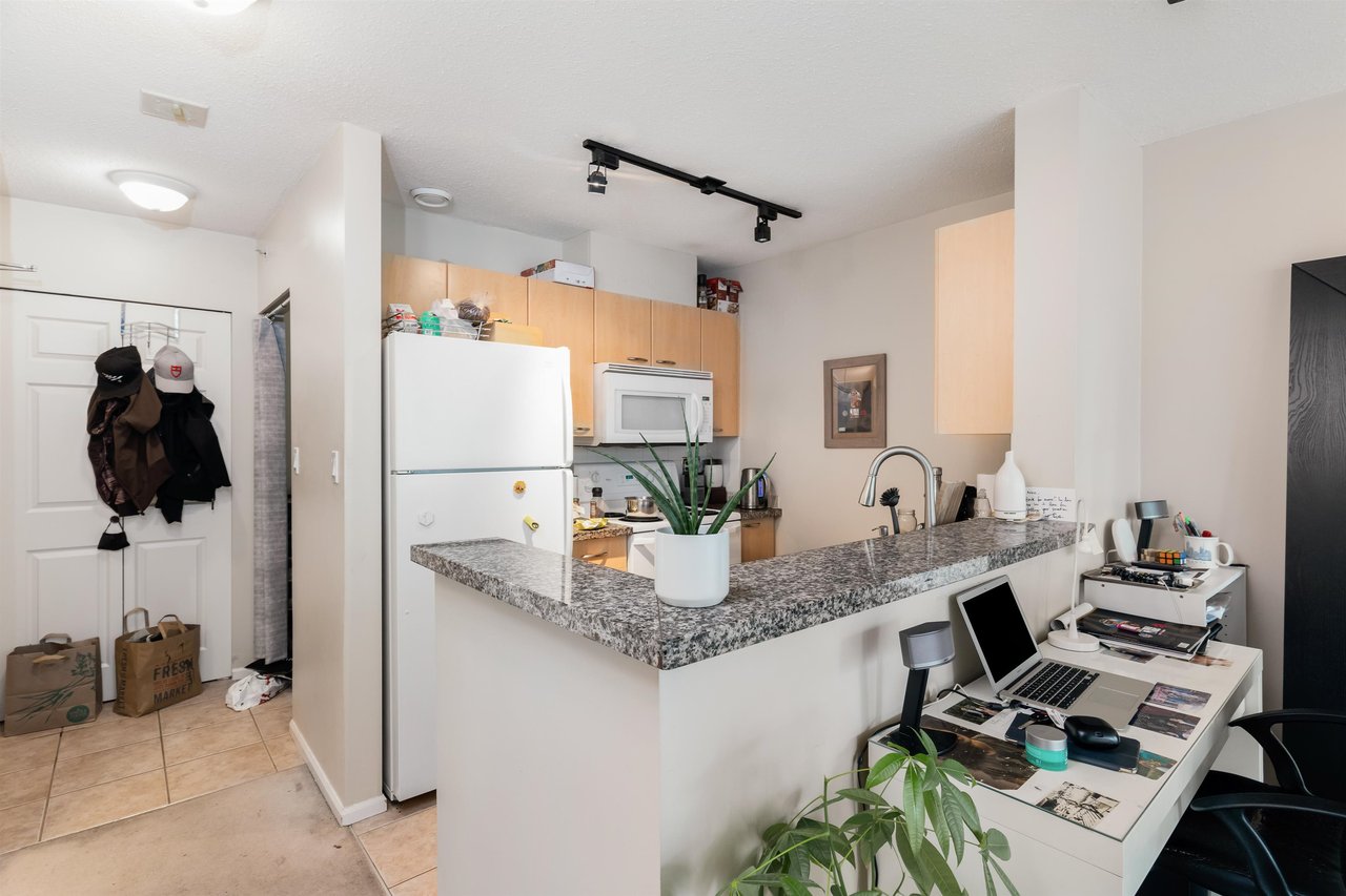 2009-1420 W Georgia St