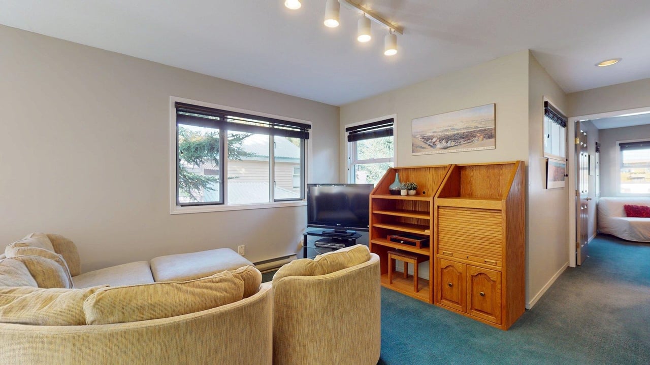 2064 Chamonix Cres