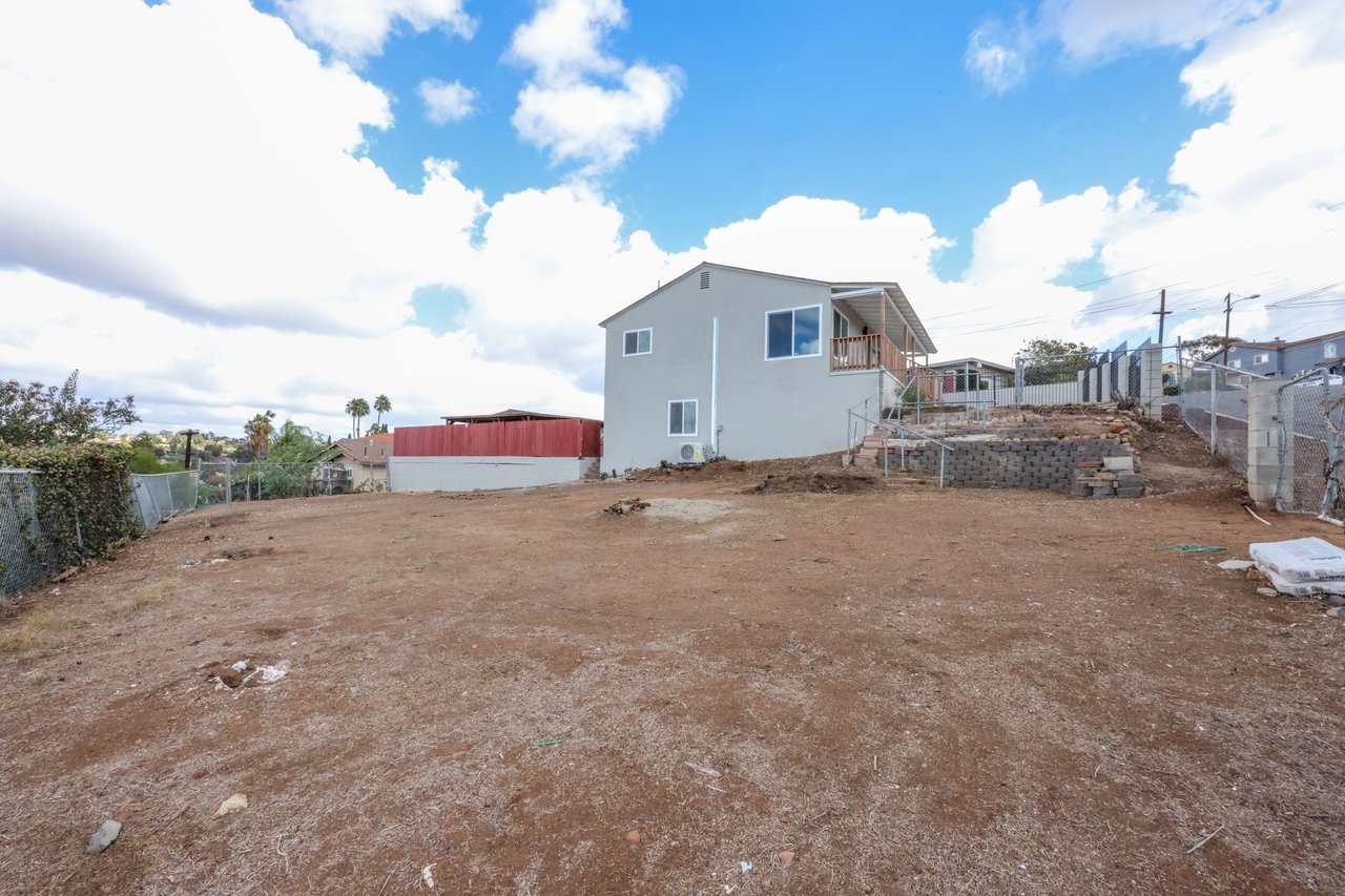 5260 Hilltop Dr
