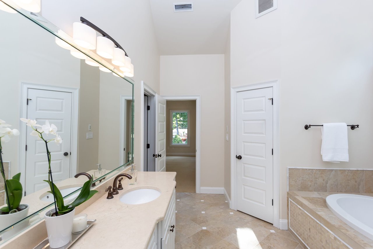 102 Founders Rdg Dr