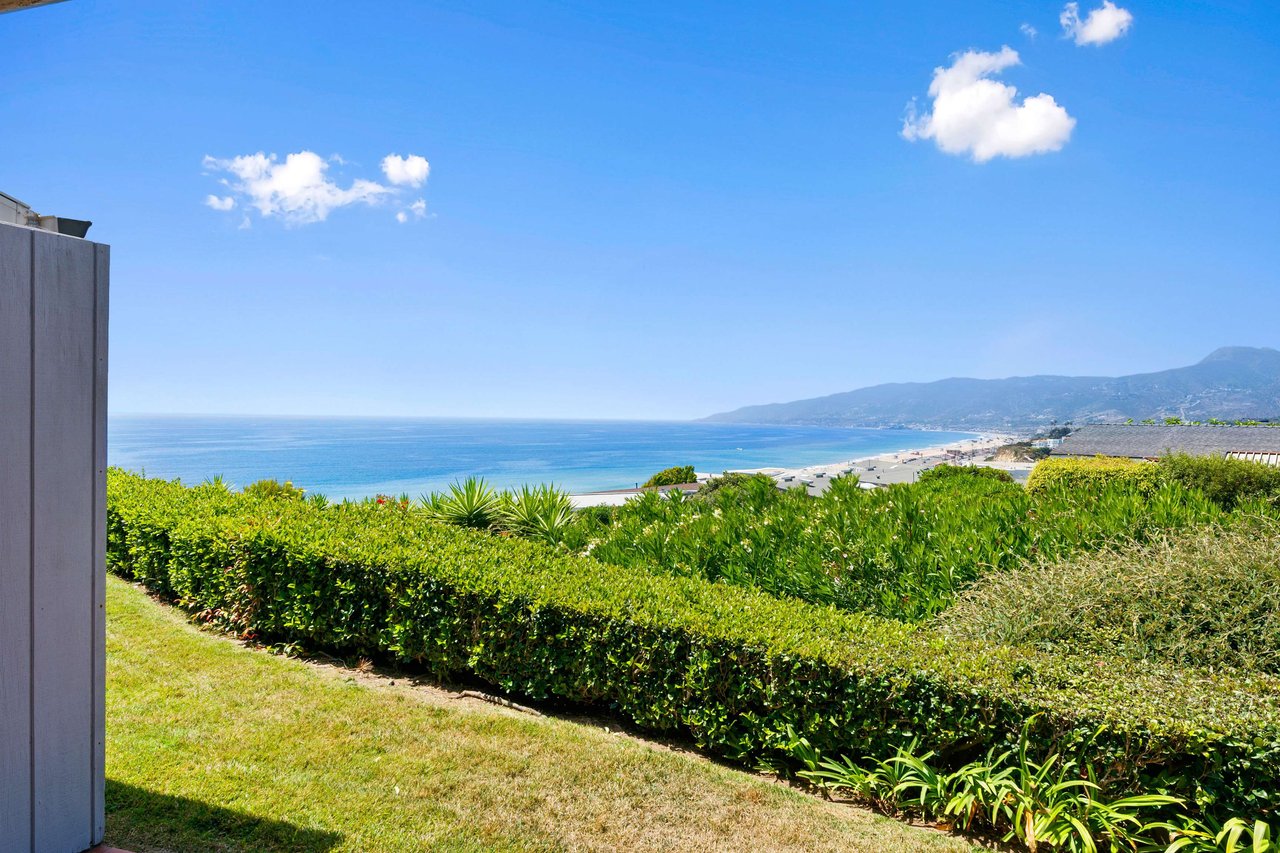 Unobstructed Ocean Views at Zuma Bay Villas