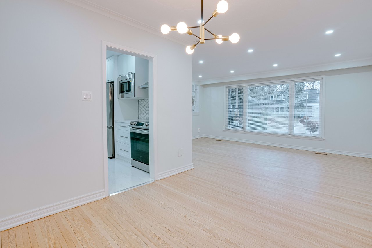 25 Karen Rd Unit: Upper