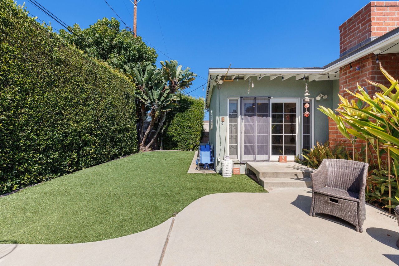 Charming inside and out in East Manhattan Beach