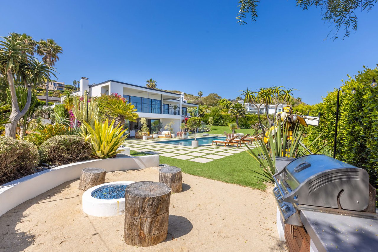 Malibu Luxury 4 BR Home w Pool and Ocean Views