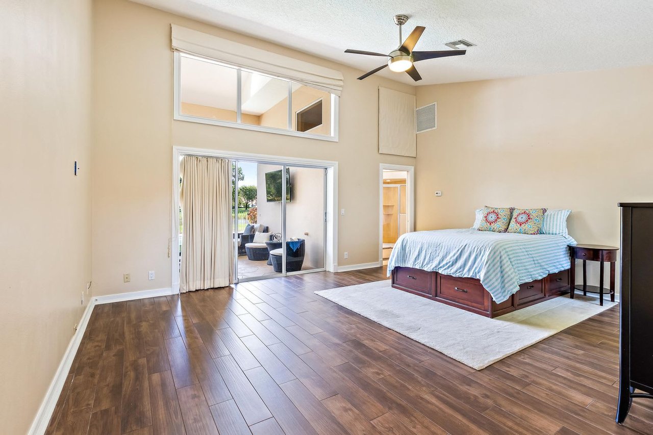 81 Sandbourne Ln