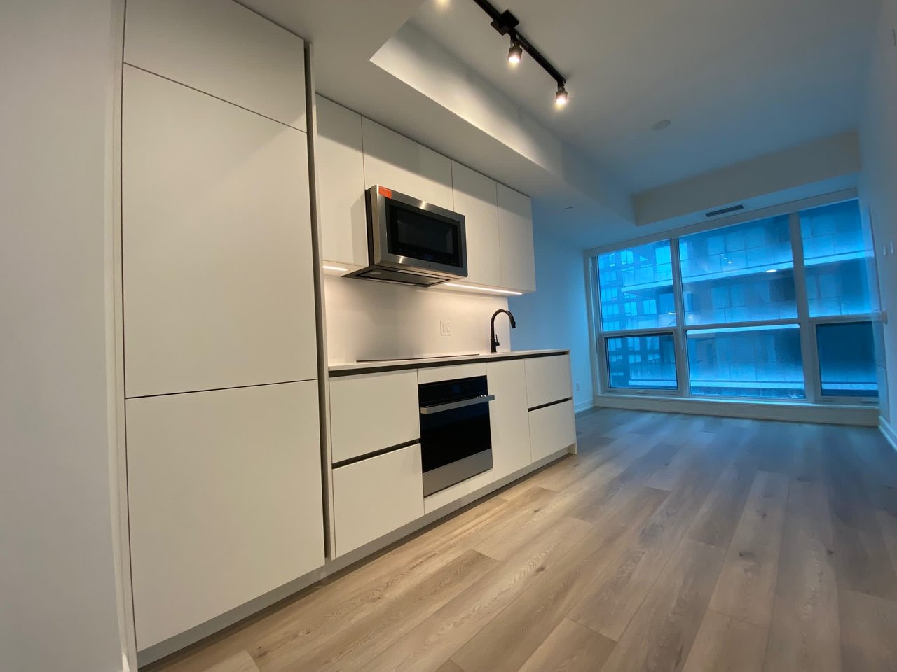 327 King St W, Unit 3104