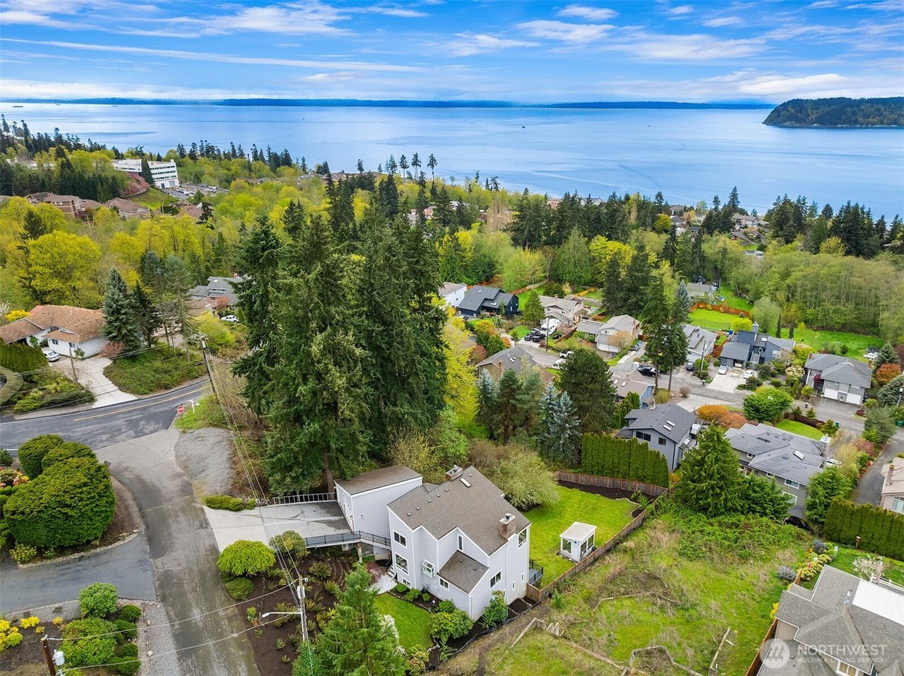 10612 MacArthur Lane, Mukilteo