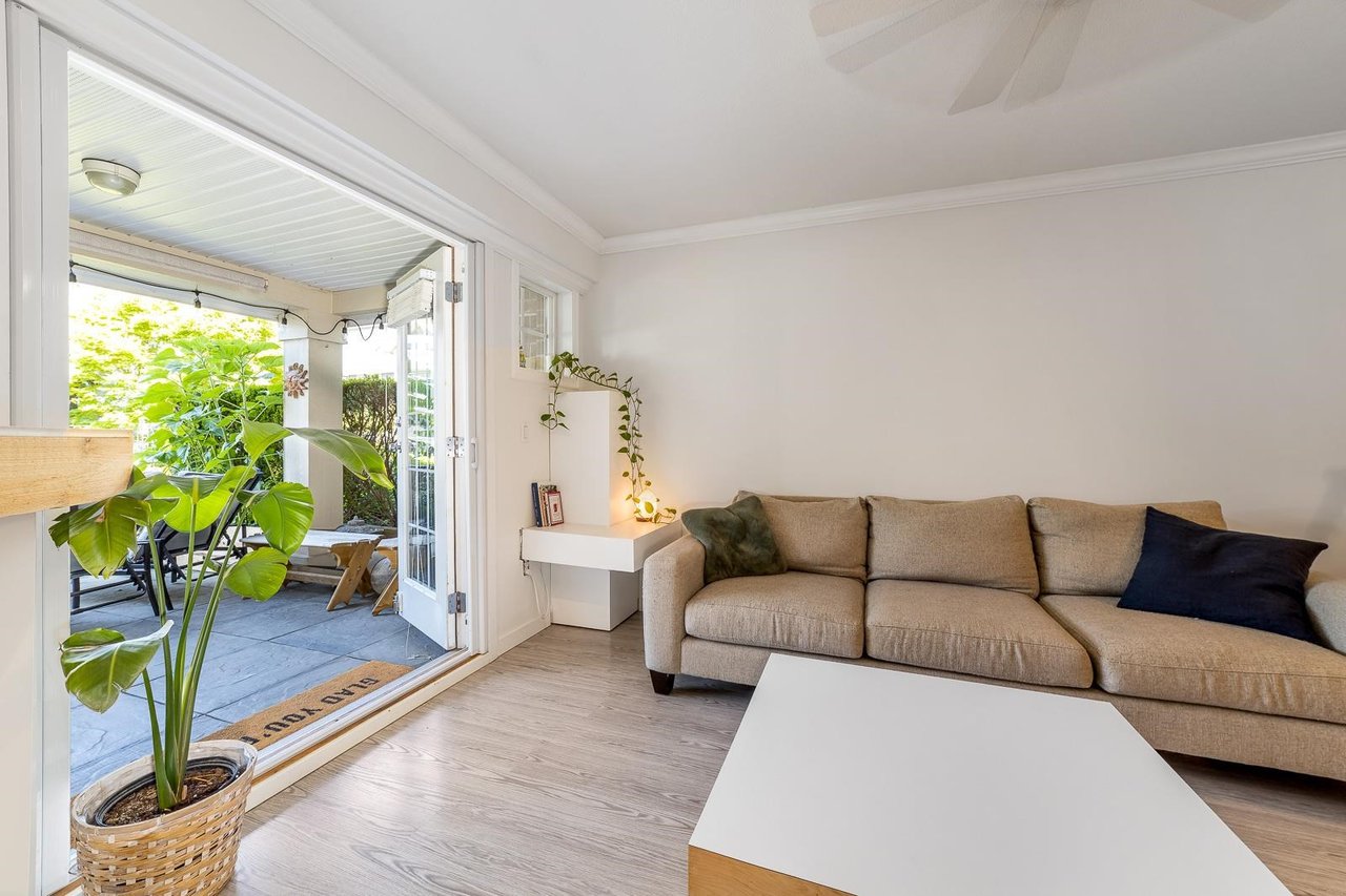 110-15621 Marine Dr