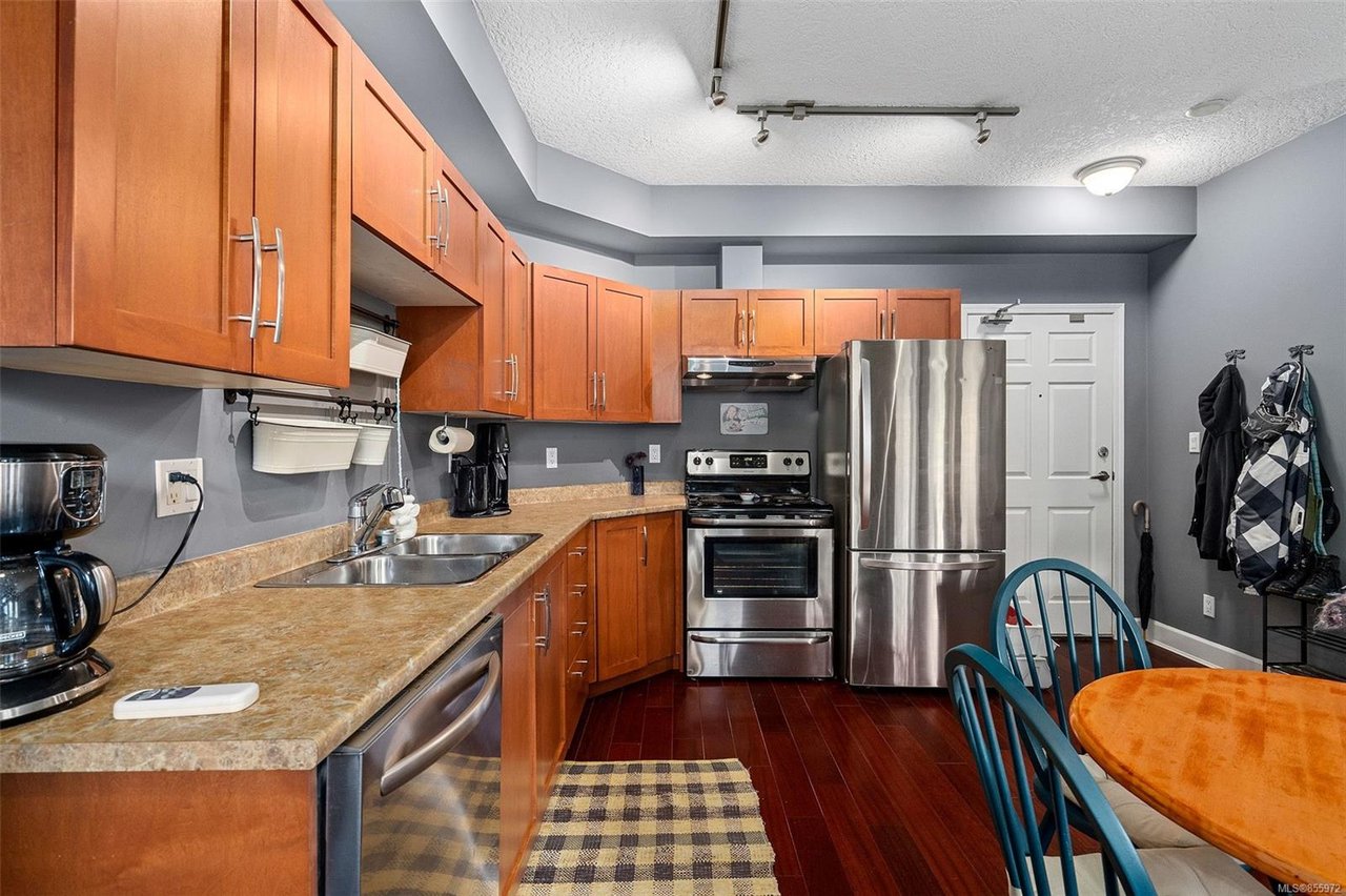 103-1156 Colville Rd
