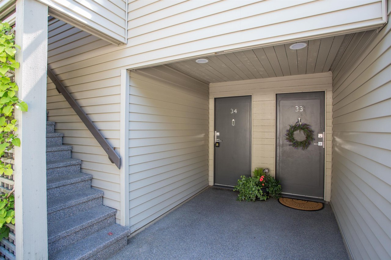 34-2242 Folkestone Wy