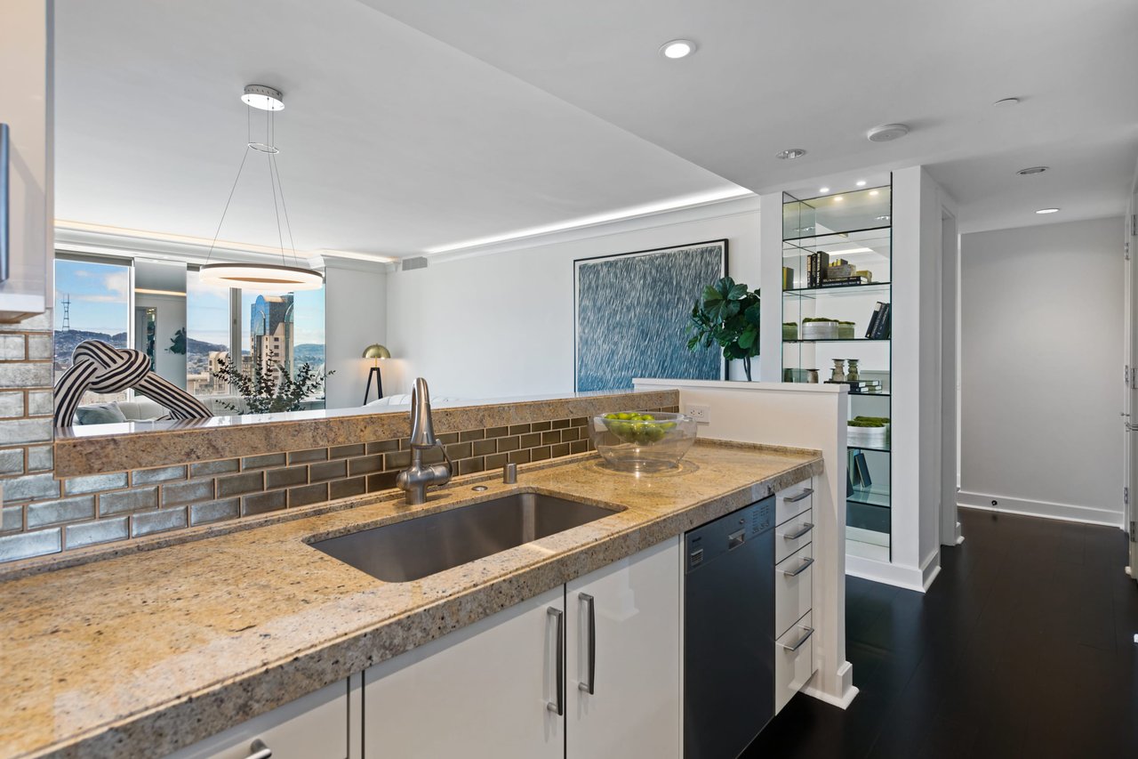 St Regis Residence 32C