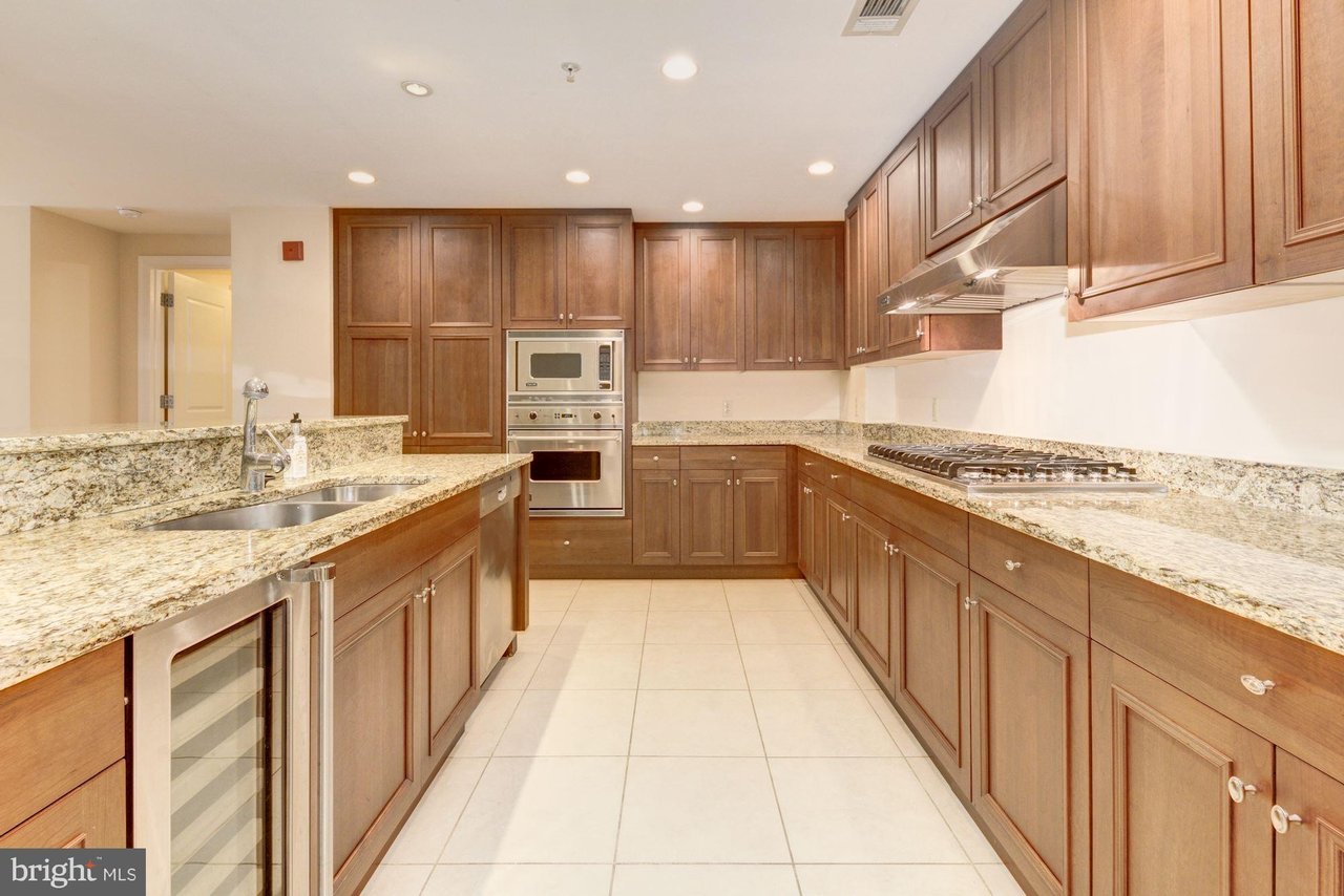 2501 Wisconsin Ave NW # 9
