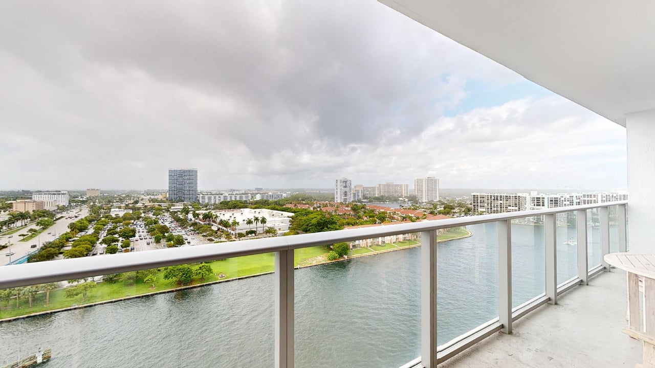 4010 S Ocean Drive 1006