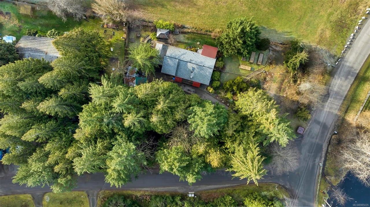 3398 Ridgeview Cres