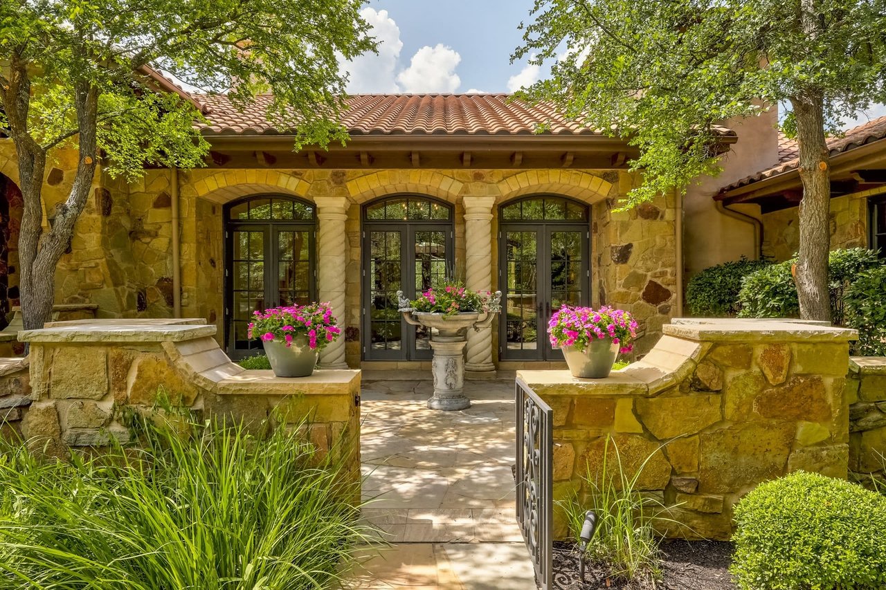 7728 Escala Dr