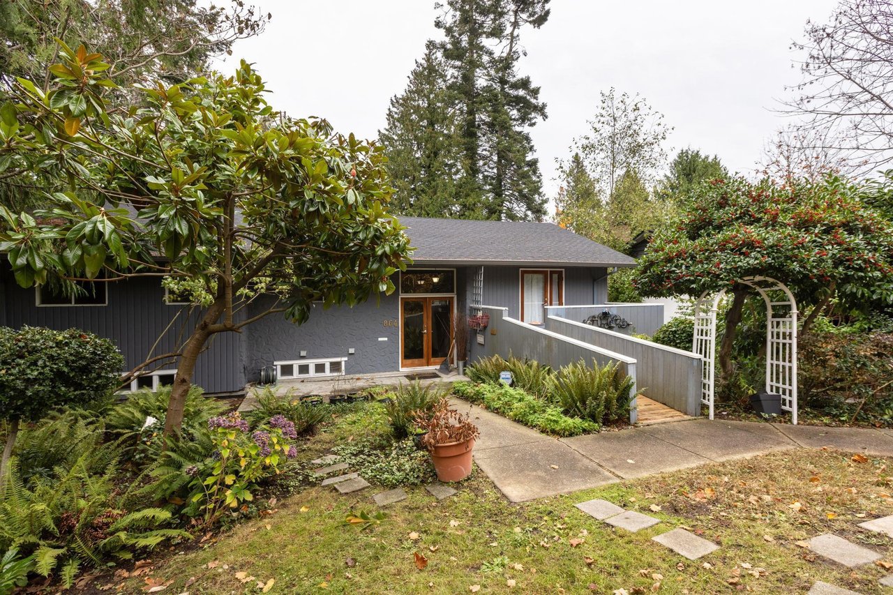 864 Gale Dr