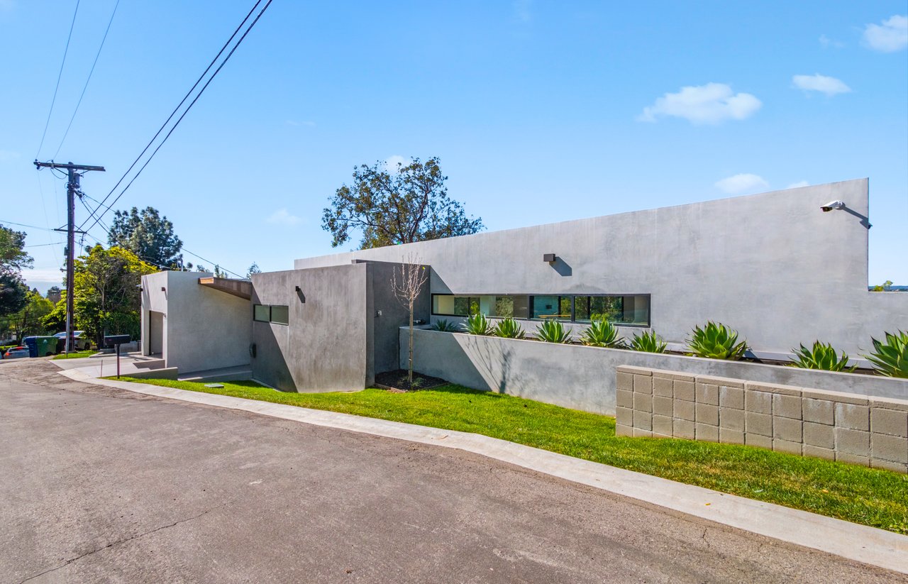 Hollywood Hills Modern Lease