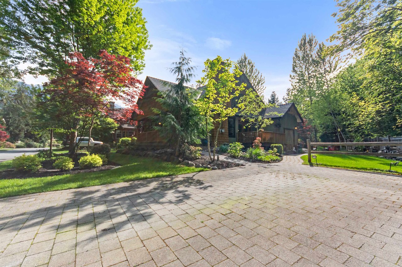 1907 Ravenwood Trail