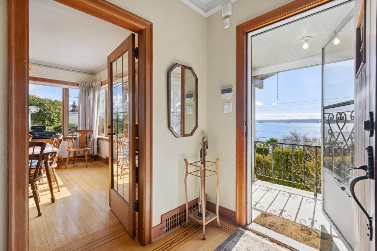 3379 Marine Dr