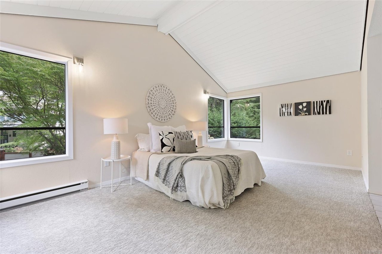 4527 Emily Carr Dr