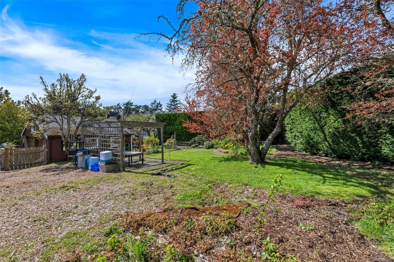 36 Tovey Cres, View Royal