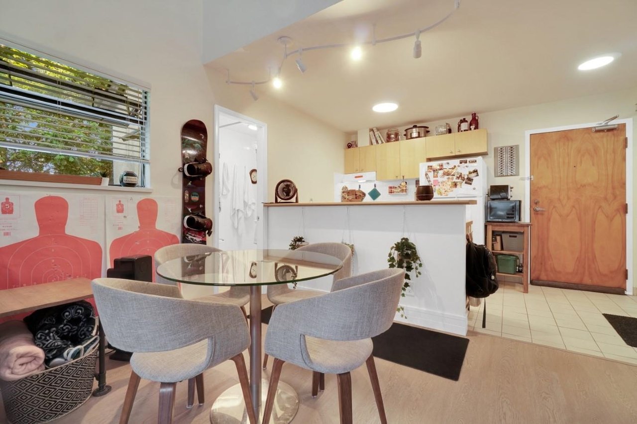303-2458 York Ave