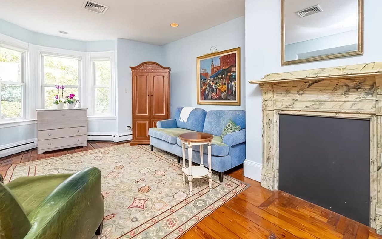 18 Lawrence St #3
